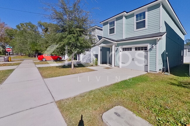 Photo - 1305 Mull St