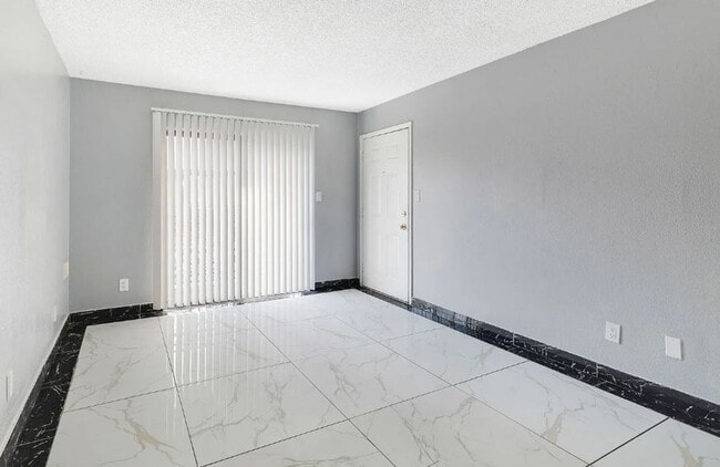 Photo - Country Creek Apartments