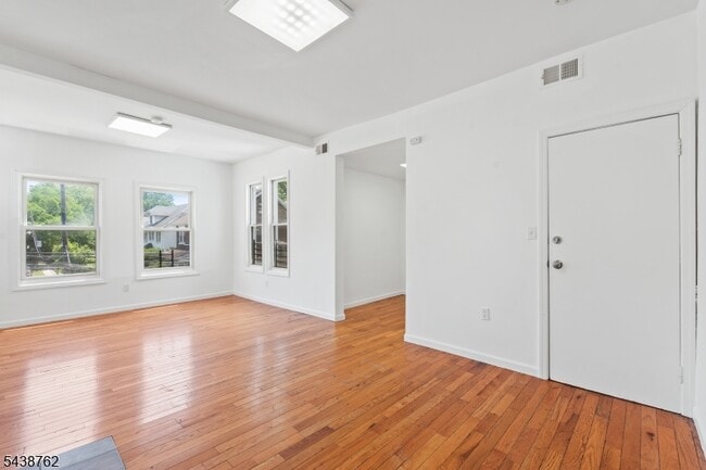 Photo - 1043 Hunterdon St Unidad 2