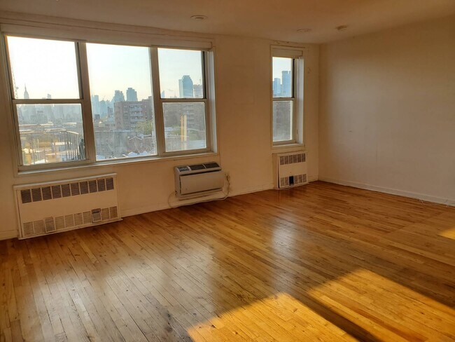 Photo - 50-15-50-39 39th St Condo Unit 6B