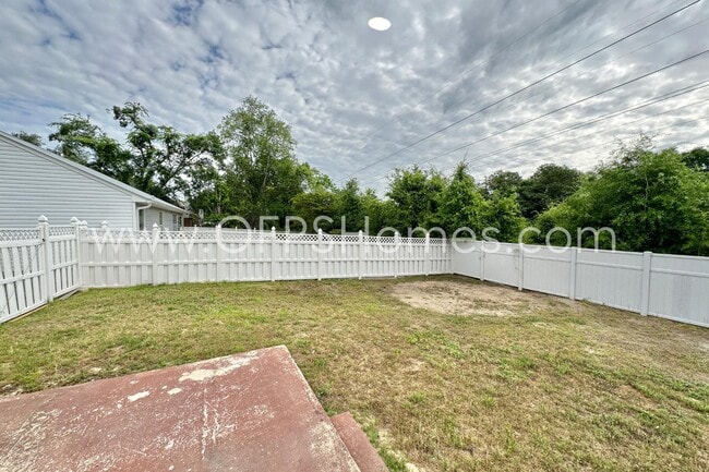 Photo - 147 Nicole Ln