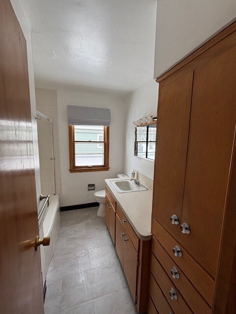 Bathroom - 711 Grant Ave Unit Main floor