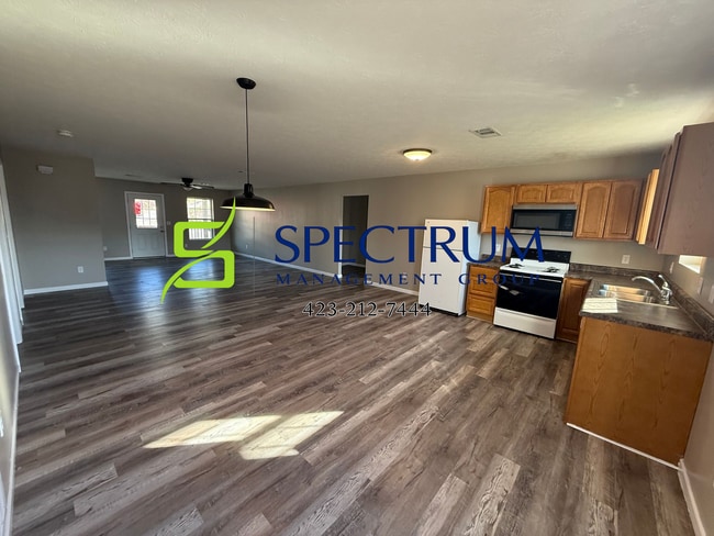 3305 Parker Blvd