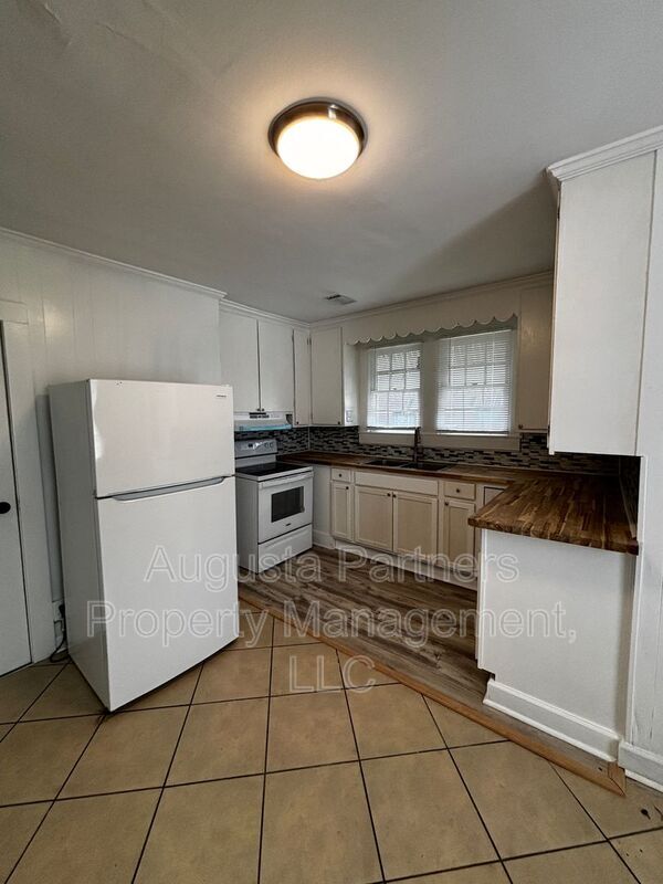 Photo - 114 Calvary Dr
