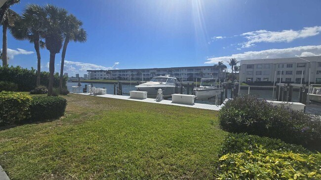 Photo - 104 Paradise Harbour Blvd Unidad 114