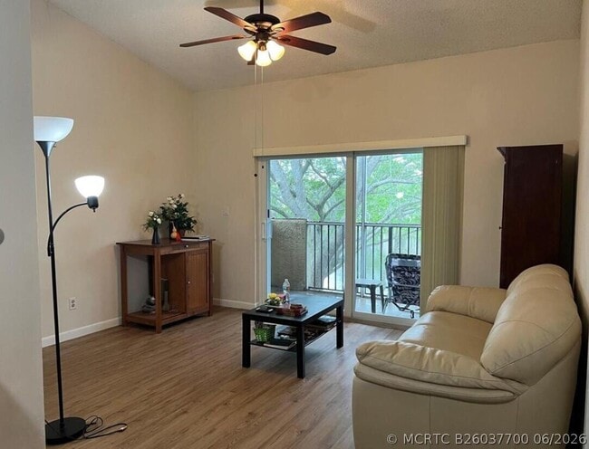 Building Photo - 660 Cypress Club Way Unit L11