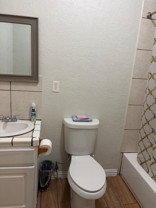 Photo - 210 Ditto Ave Unit 1