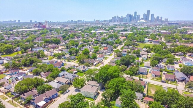 Photo - 4615 Schroeder St Unit 1