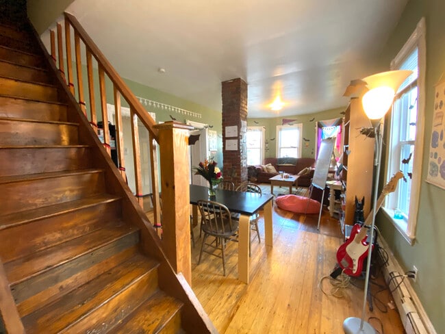 Photo - 168 Hillside St Unit 2