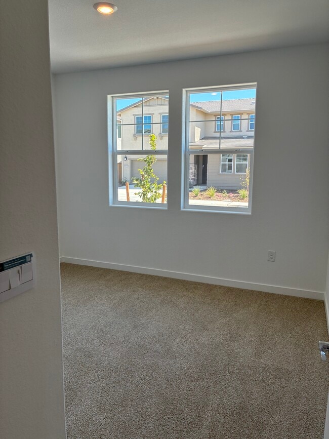 Photo - 8133 Arrowfield Way