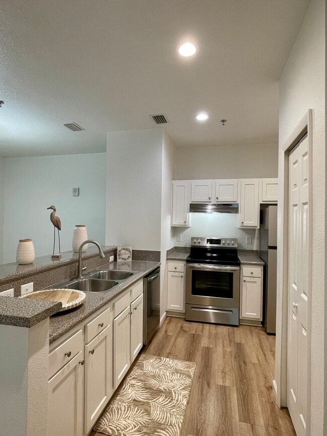 Building Photo - Concord Crossing Rental