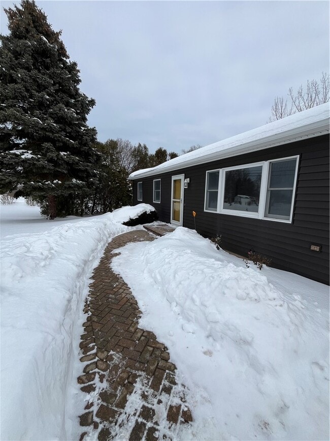 Photo - 7026 Lake Ave