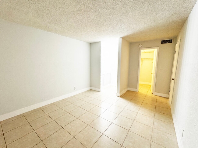 Photo - 4501 Treehouse Ln