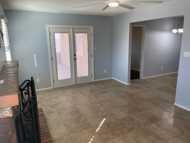 Photo - 10421 W Puget Ave