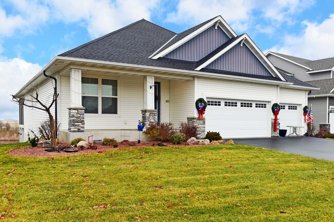 Building Photo - Impressive Walk-Out Rambler in Lake Elmo!