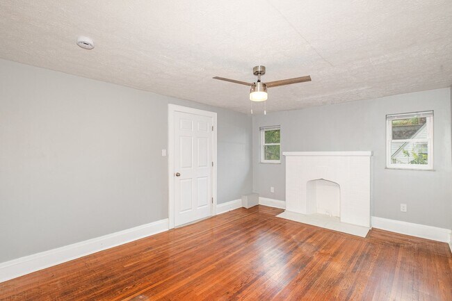 Photo - 2128 Crane Ave