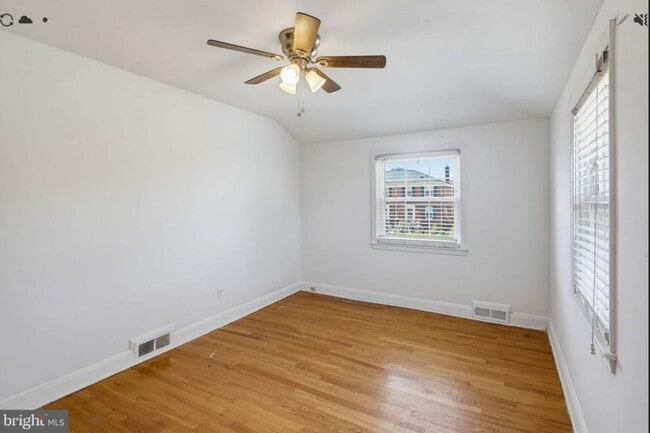1744 Joan Ave