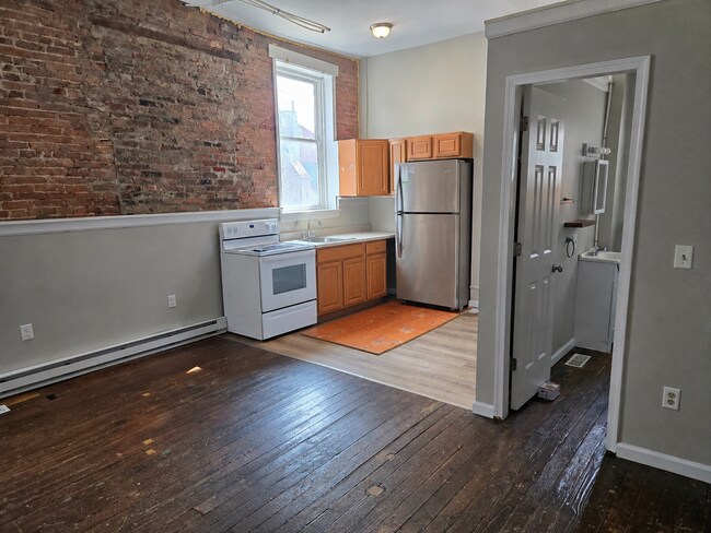 Photo - 254 Locust St Unidad Apt. 4 Rear