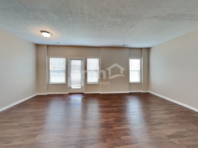 5929 Marsh Cir