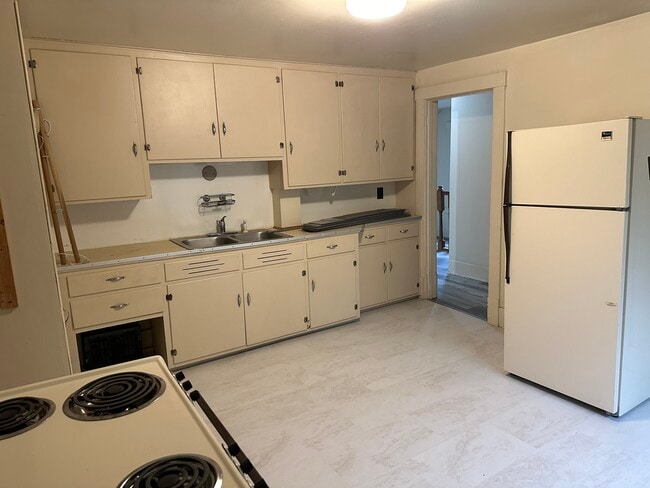 Photo - 1221 Summit St