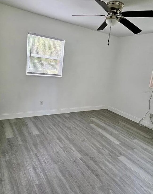 Photo - 2 bed 1 bath 2-plex with 850 sf. Off MLK (...