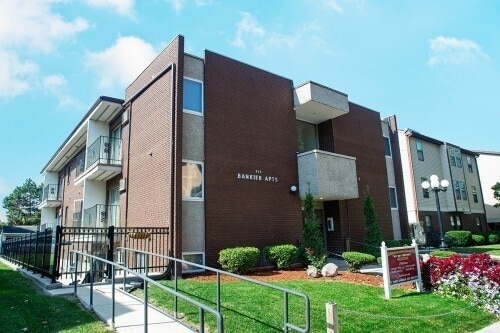 Photo - 911 S Locust St