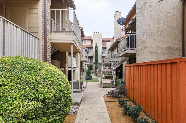 Photo - 4777 Cedar Springs Rd Unit 8M