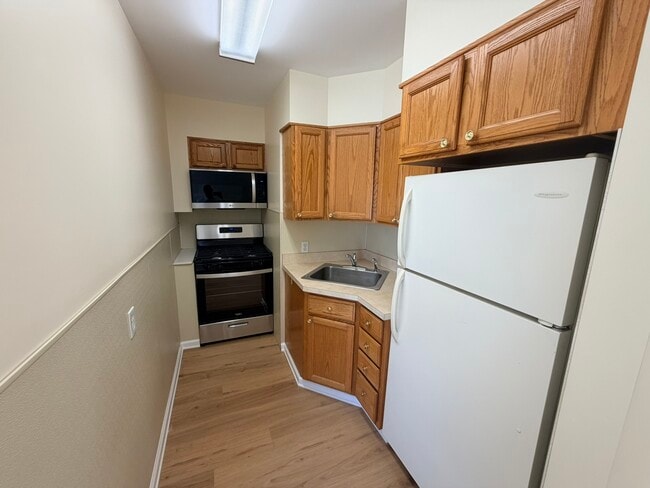 Photo - 14 Oakwood Ave Unit 4