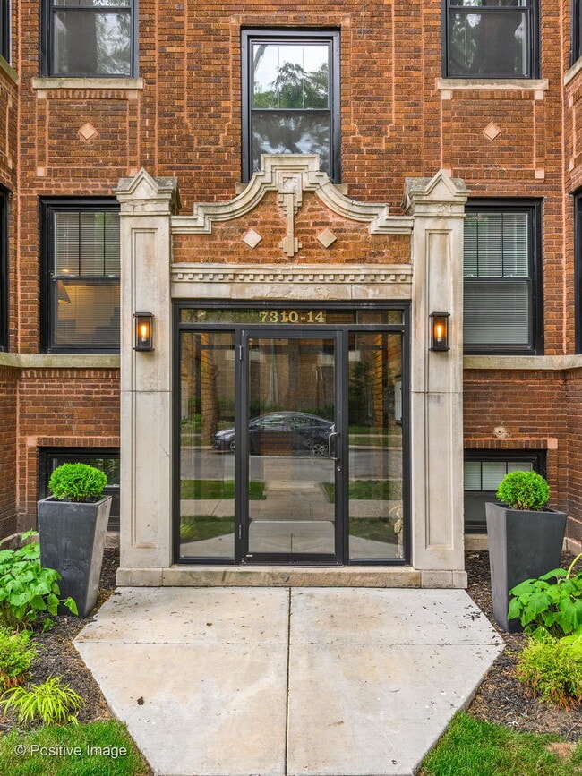 Photo - 7314 N Claremont Ave Unit GN