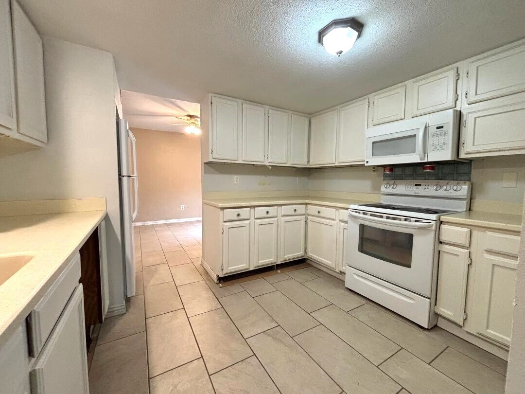 Photo - 406 Bowie St