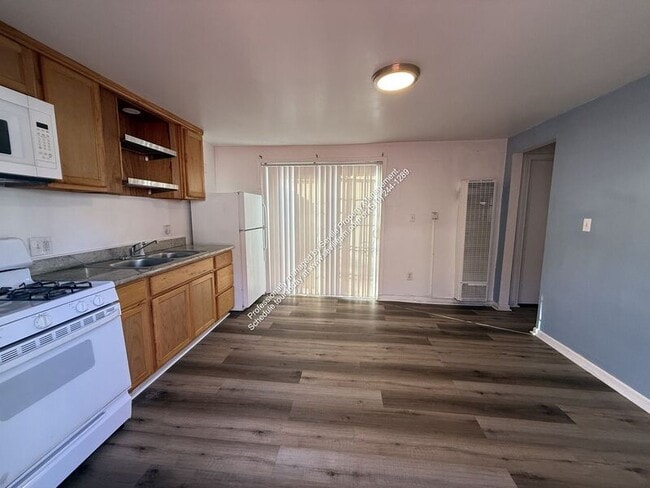 Photo - 943 53rd St Unit Apt C