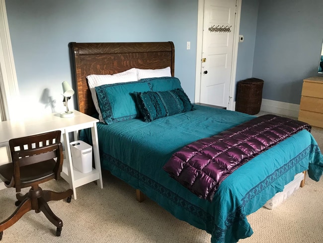 Building Photo - 3284 Dawson Street Unit Furnished Bedroom 3