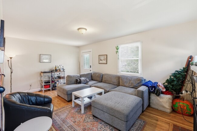 Photo - 7211 Dartmouth Ave
