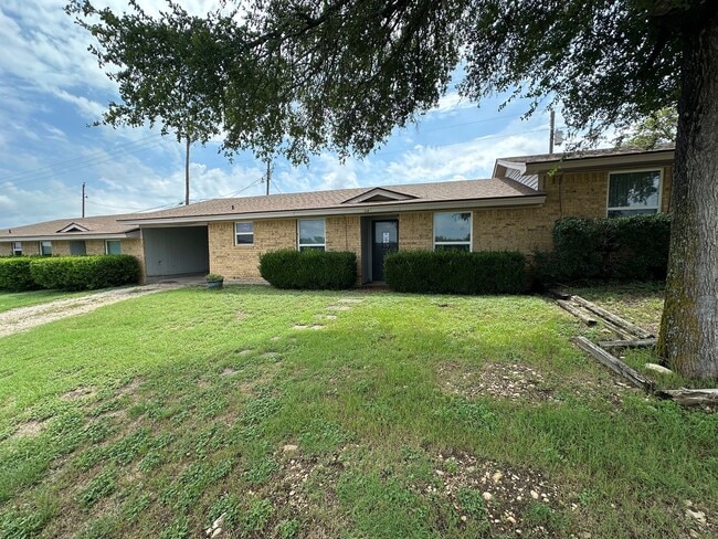 Photo - 204 Karem Cir House