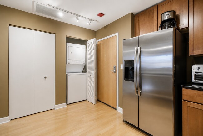 Photo - 845 N Kingsbury, Unit 514