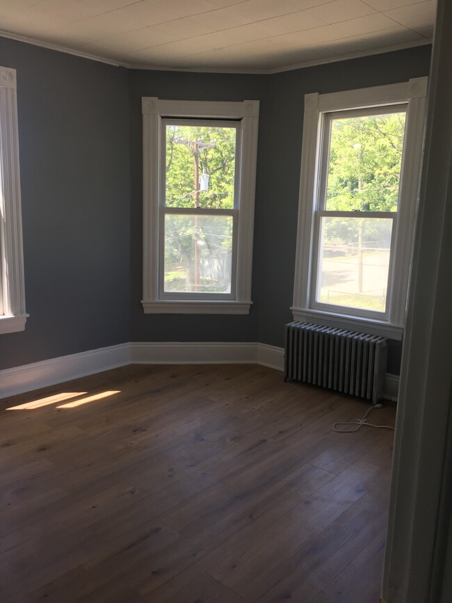 Building Photo - 61 Henry Ave Unit 61 Henry Ave.