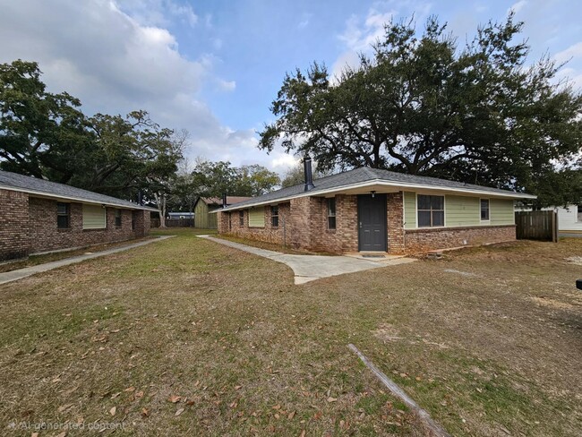 Photo - 100 North St