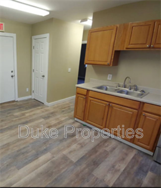 Photo - 537 Thurston Rd Unit Up