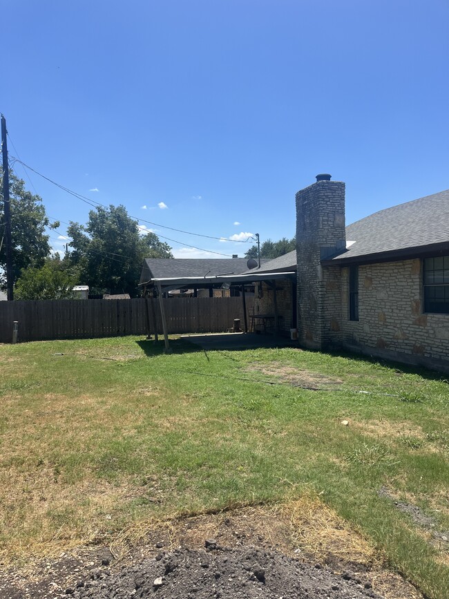 Building Photo - 2208 Jason Dr Rental
