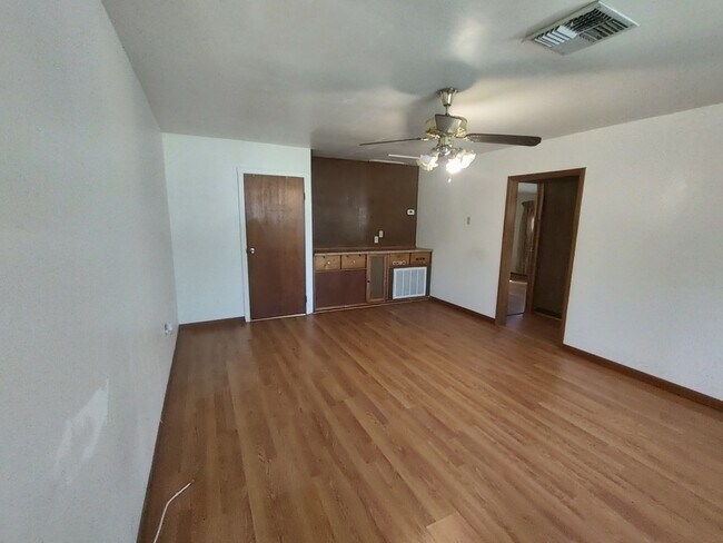 7405 E Comanche Ave
