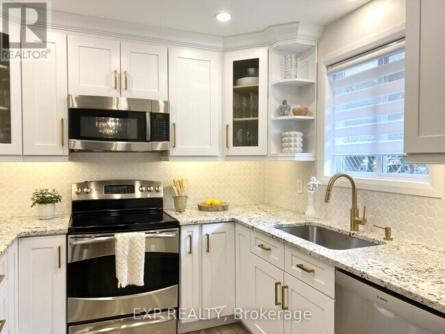 Photo - 3157 Secord Pl