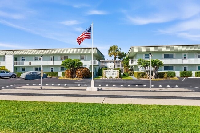 Building Photo - 109 Wettaw Ln Unit 203