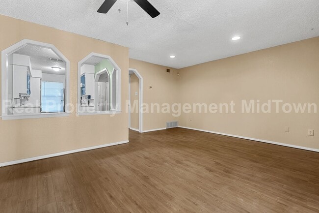 Photo - Spacious 2-Bedroom Duplex in South Fort Wo...