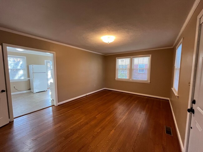 Photo - Charming Brick House off Fort Avenue