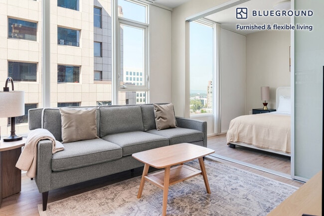 Building Photo - 1 S Market St Rental