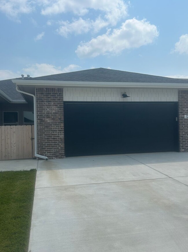 Building Photo - 12467 Blanford St Rental