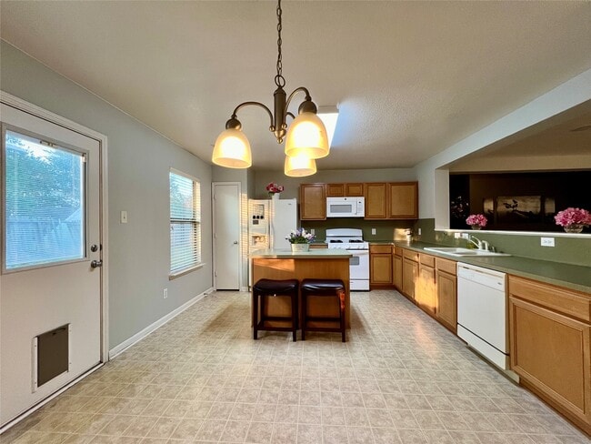 Photo - 16750 Bending Creek Ln