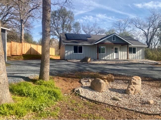 Photo - 3668 Aileen Way