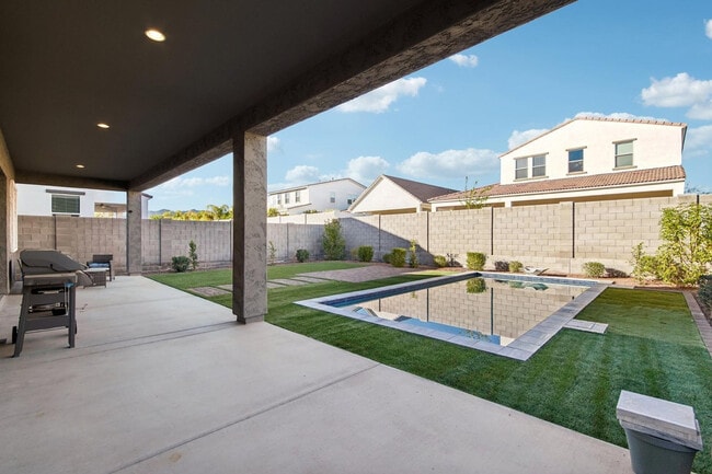 Photo - 19770 W Montecito Ave