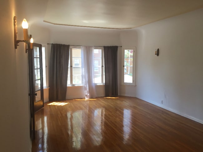 Photo - 325 Cochran Ave Unit 203